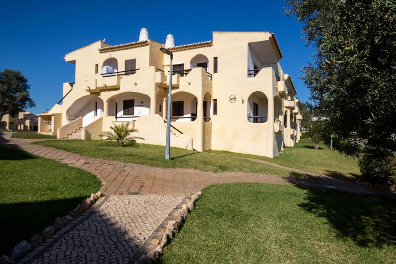 Lovely One Bedroom Apartment In Alvor Exterior foto